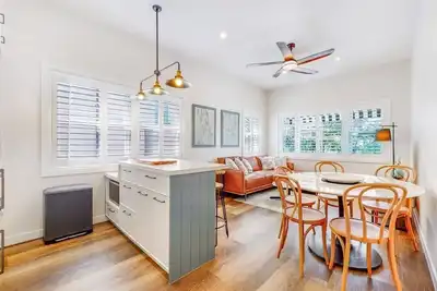 Image de Balo4 - Balmoral Beauty | Elevated Living On The Esplanade