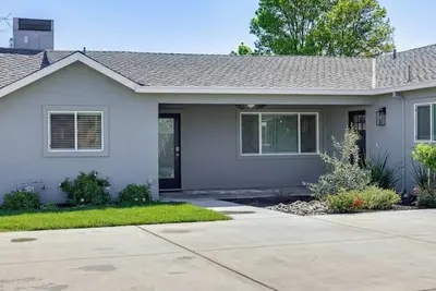 Image de Cozy 2-bedroom House in Serene Hughson