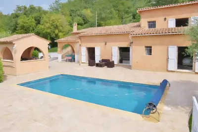 Image de Charmante Villa de 150m2 dans le sud avec piscine