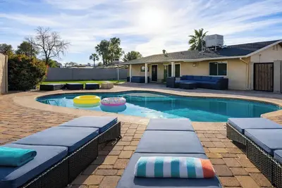 Image de Arcadia Desert Oasis w/ Heated Pool, Private Putting Green & Outdoor Tv Lounge
