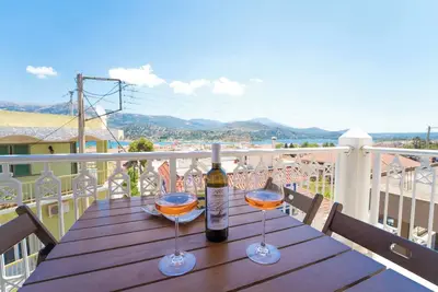 Image de Appartement à deux étages d'Irodotou avec vue magique
