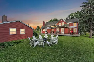 Image de Spacious Family Getaway on Apple Orchard in Hugo!