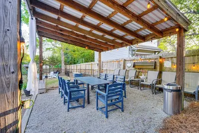Image de Walkable Location! Dtwn Cary Escape w/ Fire Pit