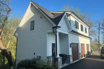 Waterfront Studio minutes from Downtown Annapolis and Naval Academy