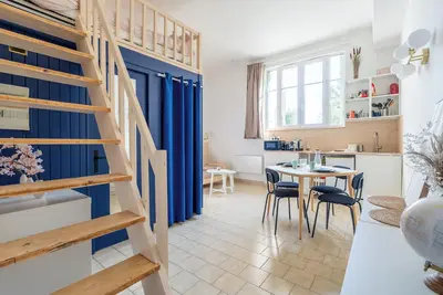 Image de Grand studio lumineux et calme avec parking privé devant l’entrée - accès facile