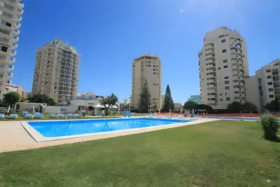 Image de Appartement S. Lourenço Face à la Plage - sans Vue Mer - Piscine Partagée, Balcon, Wi-Fi
