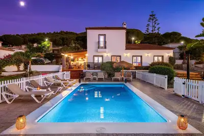 Image de Villa andalouse avec piscine chauffée et capacité de 11 personnes