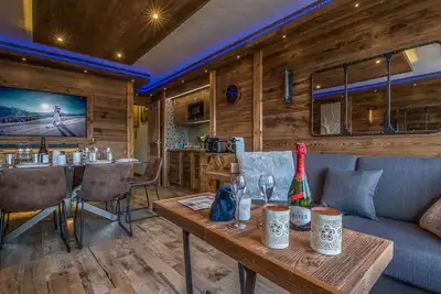 Image de Appartement chalet 2 chambres, centre Courchevel 1850, ski à 150m, Wifi