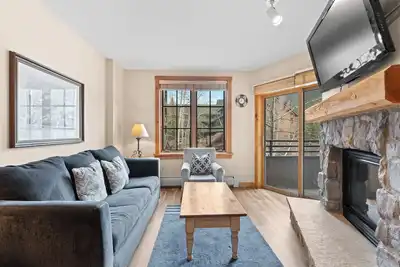 Image de River Run Village Retreat – Pool Access, Walk to Lifts