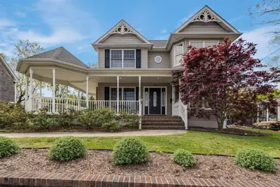 Image de **New 2026 Rental** Enjoy Mcfee in Downtown!