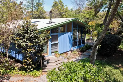 Image de Middlesex Cottage, 3 bedroom, 2 bath located in the Middlesex Community! Access to beach, free wifi, shopping, restaurants and more!