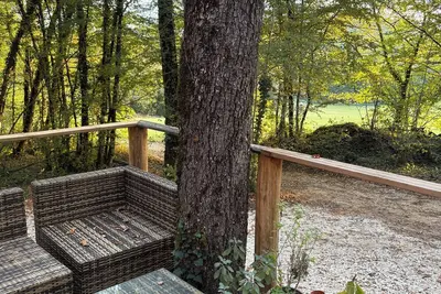 Image de Chalet dans les bois très bien situe, calme  tout équipé Wifi télévision plus