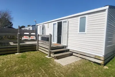 Image de Location mobilhome sur camping 5 étoiles entre terre et mer.