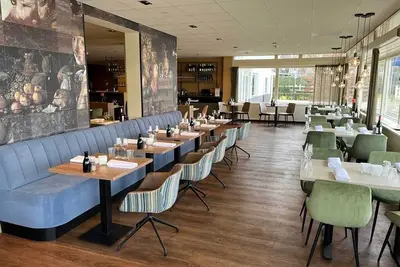 Image de Family-Friendly Hotel Stay in Soest, Free Parking Near City and Forest