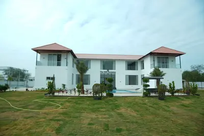 Image de The Mh Farmstay Hyderabad | Luxury Pool Villa for Parties & Getaways