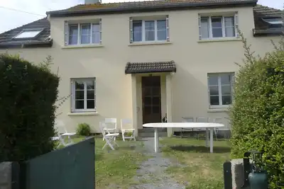 Image de Gîte Chez Madeleine : terrasse privée, jardin privatif et Wi-Fi à Coutances