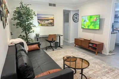 Image de Remodeled SoCo Home Near Downtown
