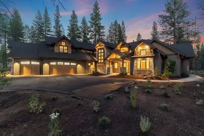 Image de Caldera Clubhouse - Award winning, custom, family-friendly Sunriver retreat