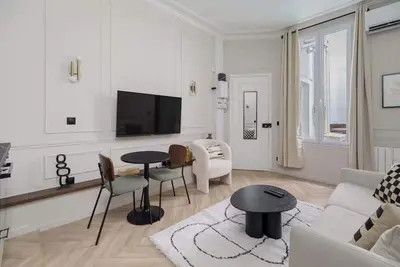 PoeticStay - Opera - Suite Bonnefoy