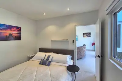Image de Sirena Azul Getaway Apt2 1-Bedroom Apartment 13 minutes walking to Palm Beach