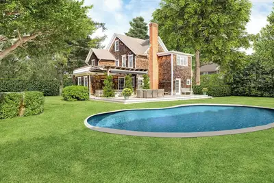 Image de Expansive Home in Southampton Village, Main and Guest House, Perfect for. . .