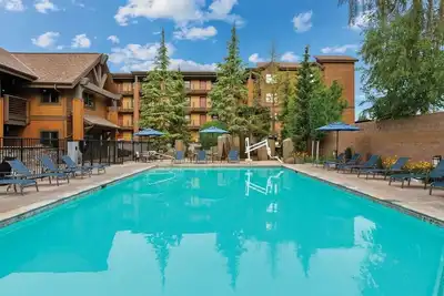 Image de Lake Ozarks | Romantic Lake Retreat | Pool + Lake