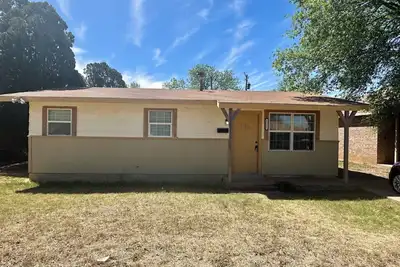Image de 3-bedroom cottage in Central Lubbock l 8 mins to Ttu and medical district