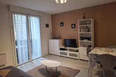 Image de Joli T2 central mais au calme avec parking privé et ascenseur