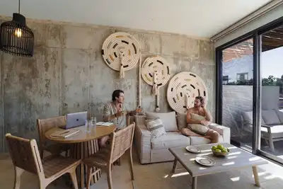 Image de Modern 2br Apartment with Pool & Gym