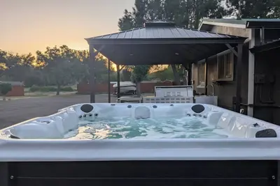 Image de Modern Retreat on Yaqui Gulch – Hot Tub, Game Room