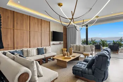 Image de Luxury Oceanfront Condo with Jacuzzi +Beach Access