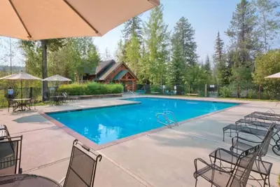 Image de McCall | Family Lake Getaway | Pool + Hot Tub | 2br