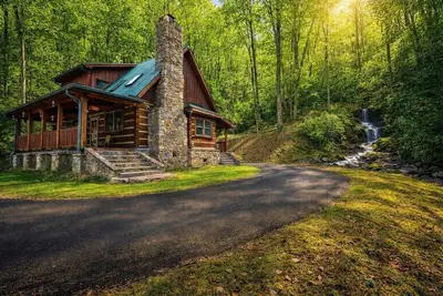 Image de Clean waterfall cabin minute to town