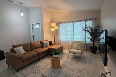 Image de Brilliant 3-bedroom house with Ac in charming Sunrise