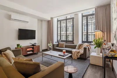 Image de Deux chambres | Appartement design Vieux-Montréal, lumineux, lits king