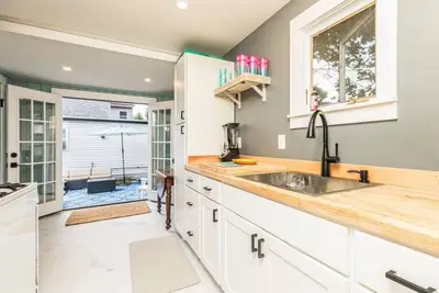 Image de Hybiscus - 2 Br - 2 Pets - Bbq -Parking - Walk to Beach & Hampton Strip