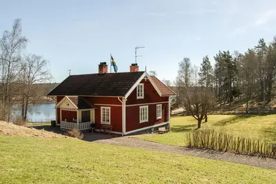 Image de Maison de 2 chambres acceptant les animaux domestiques à Nyköping