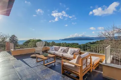 Stunning villa with sea view