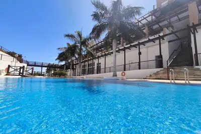 Image de RenTenerife Magec Swing & Sun - Amarilla Golf