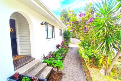 Image de Coopers Corner - A short walk from Byron's shopping & restaurant precinct