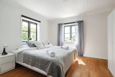 Image de Linneby \n5 minuter till centrum, familjestor lägenhet med altan
