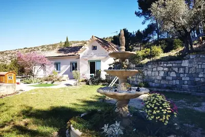Image de Maison pour amoureux de nature au pied des sentiers  dans les collines de Pagnol