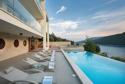 Image de Luxury Seafront Villa Labin Palace Ii with Pool