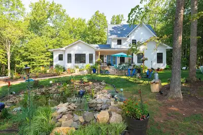 Image de Serene Wooded Retreat w/ Patios in Charlottesville