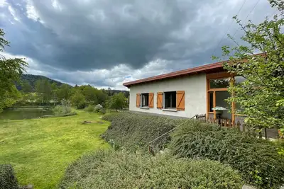Image de Le gîte et l'étang de pêche dans les Vosges