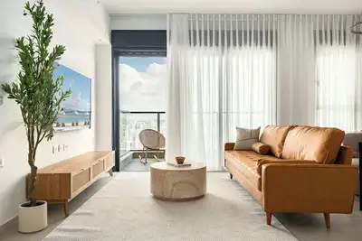 Image de Premium 2br | Steps to Beach • Balcony • Mamad