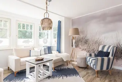 Image de Modern vacation home Hus Meedland Ost with sauna, garden and terrace in Zingst