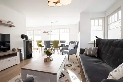 Image de Comfortable vacation home Steuerbord with sauna, garden and terrace in Zingst