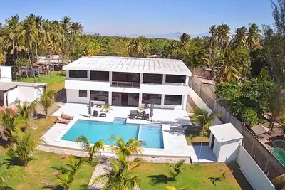 Image de Charming Beachfront 6-bedroom villa with Ac in Playa San Marcelino