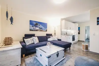 Image de The \"Kleine Kajüte\" in Prerow offers 64 m² of space for up to 4 guests: 2 bedrooms